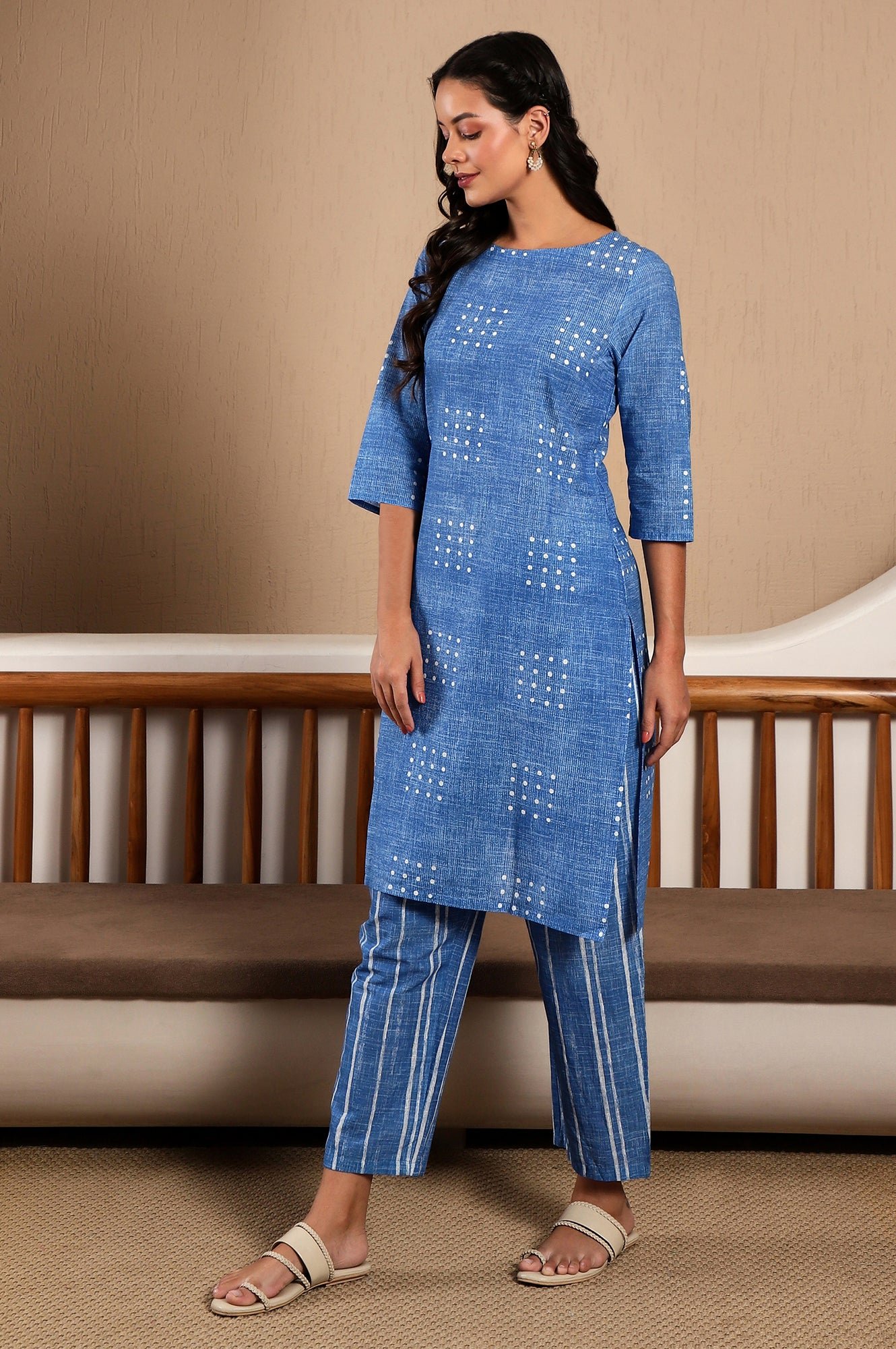 Blue Polka Dot Printed Pure Cotton Straight Kurta and Pants Co-ord Set - Image 4